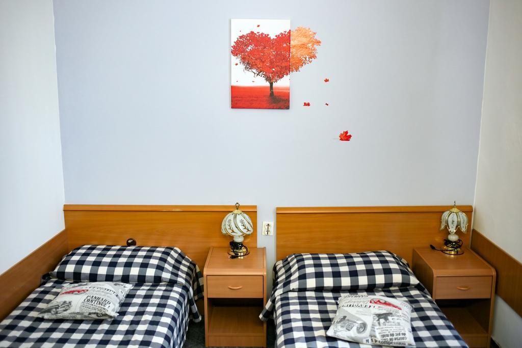 Hotel Veli Joze Pula Exterior photo