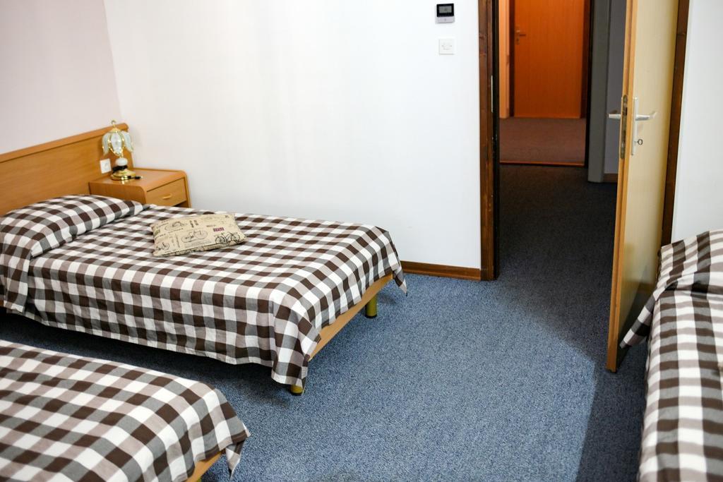 Hotel Veli Joze Pula Exterior photo